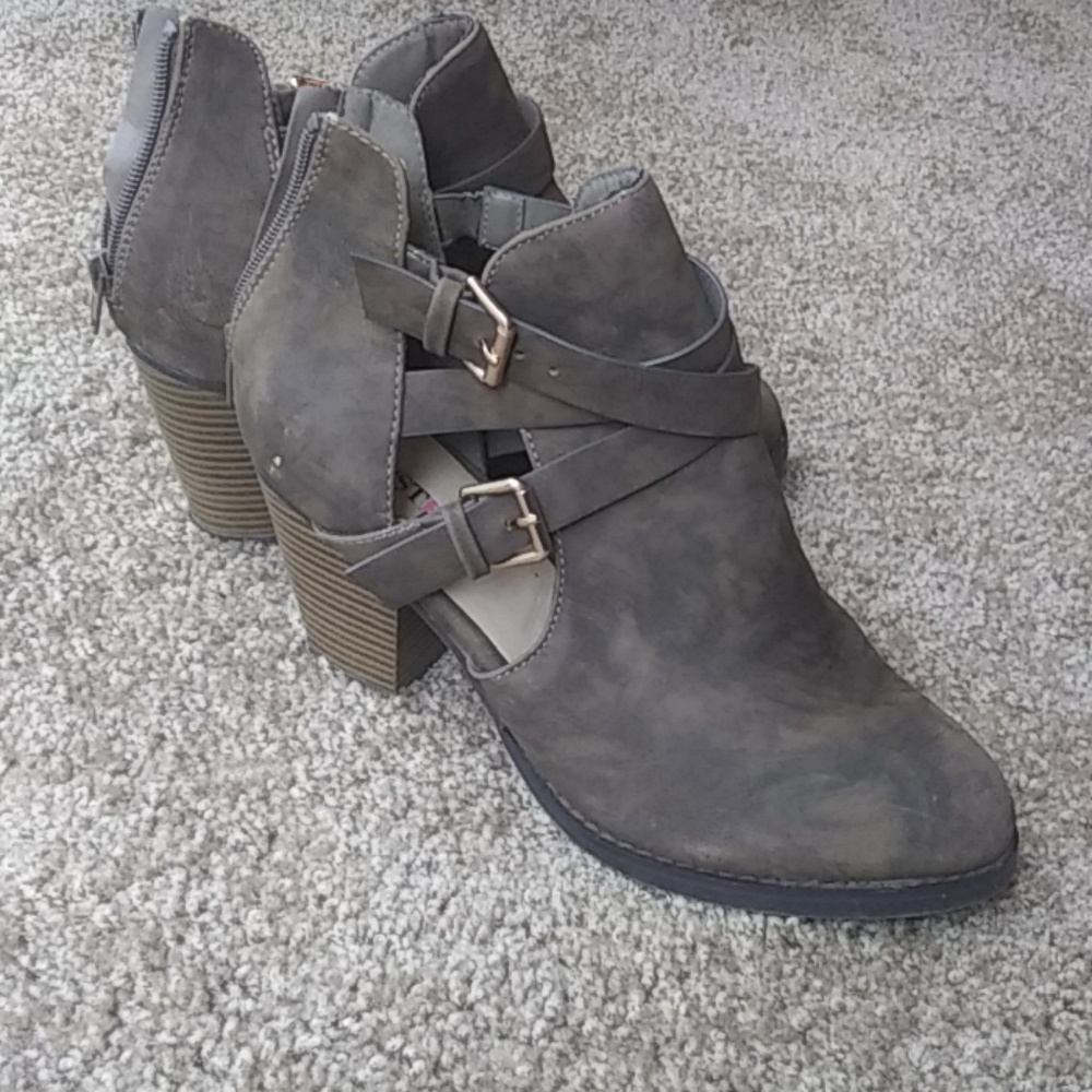 💯Just Fab booties💯